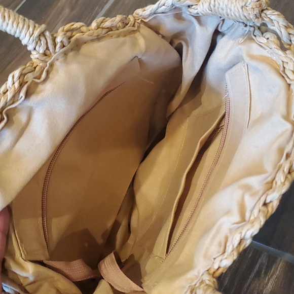 NWT Round Circle Straw Purse with Shoulder Strap - Picture 7 of 8